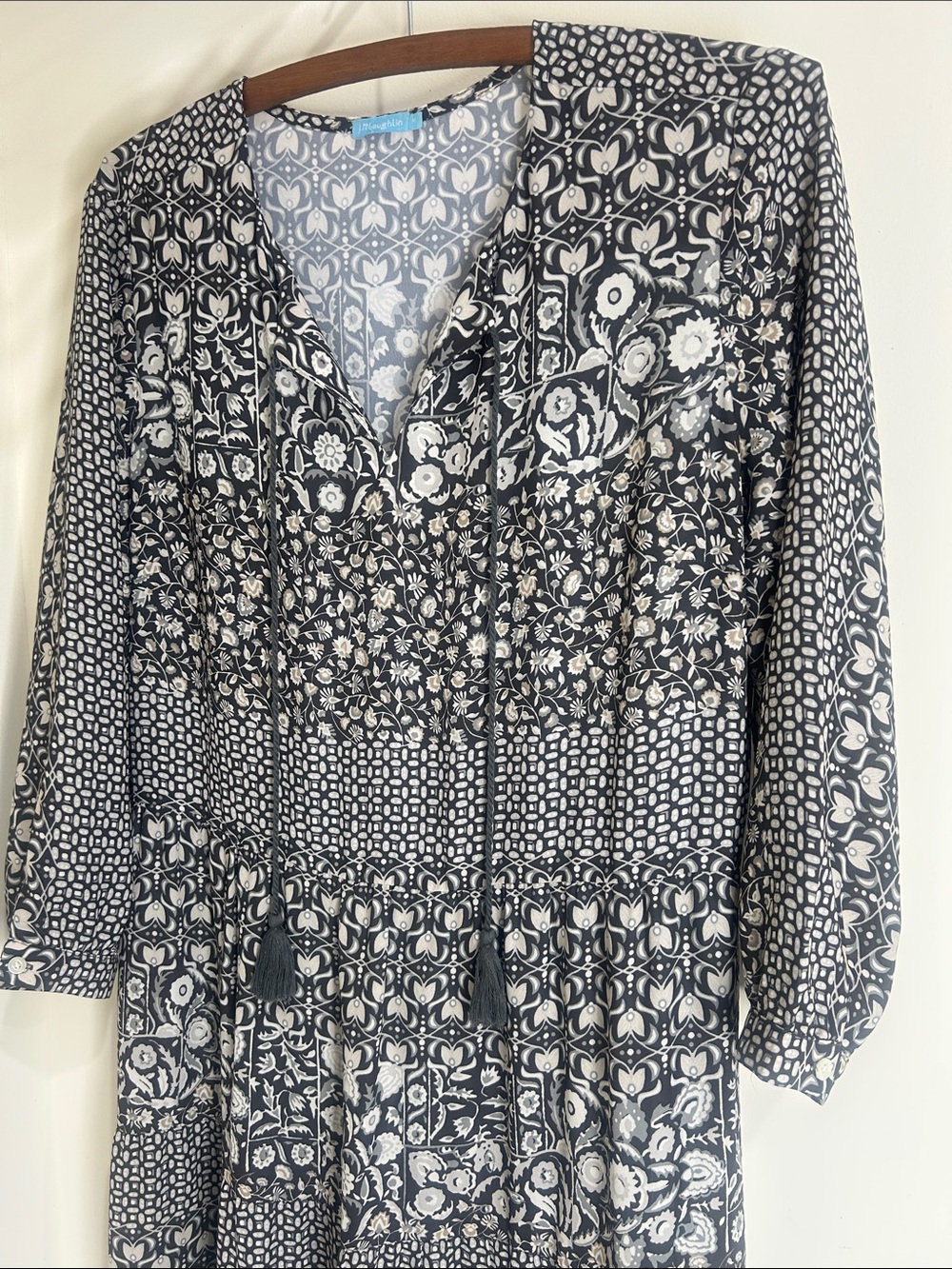 J. McLaughlin Dress Women's Medium Grey Floral Hortense Tiered Midi Resort - Picture 13 of 16